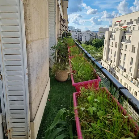 Spacious With Balcony * Paris